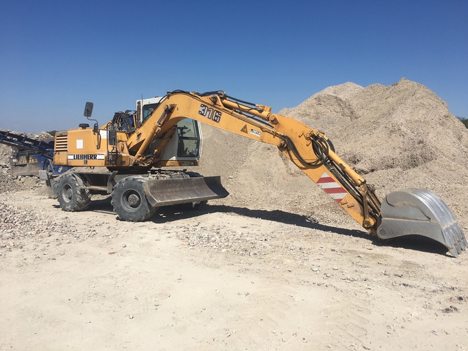 Location Pelleteuse Liebherr A316 Moreuil 250 €