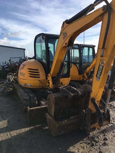 Rent mini excavator 5 ton Breteuil €245