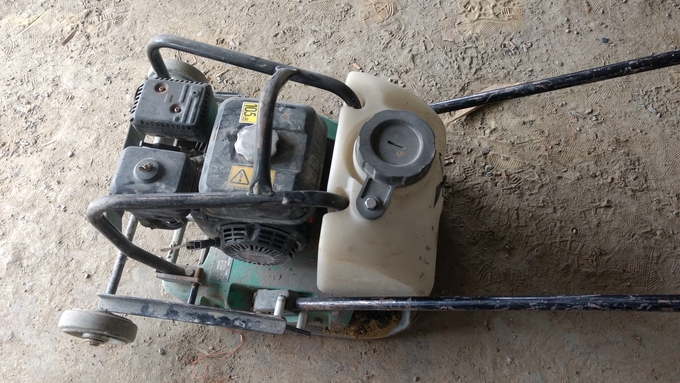 Location Plaque vibrante 85kg à Saint-lo 30 €