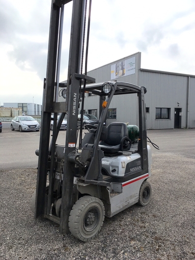 Rental Cart lift gas Nissan 1.5 T Amiens €100