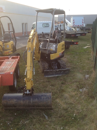 Location Mini pelle YANMAR 1T7 Beauvais 100 €