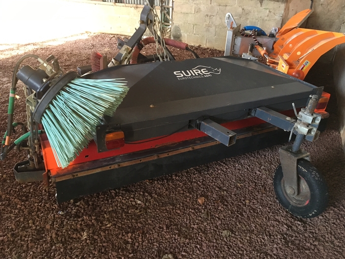 Rental range Sweeper Rabaud 2.2 meters €50