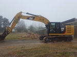 Rental backhoe Caterpillar 23 T Amiens €250